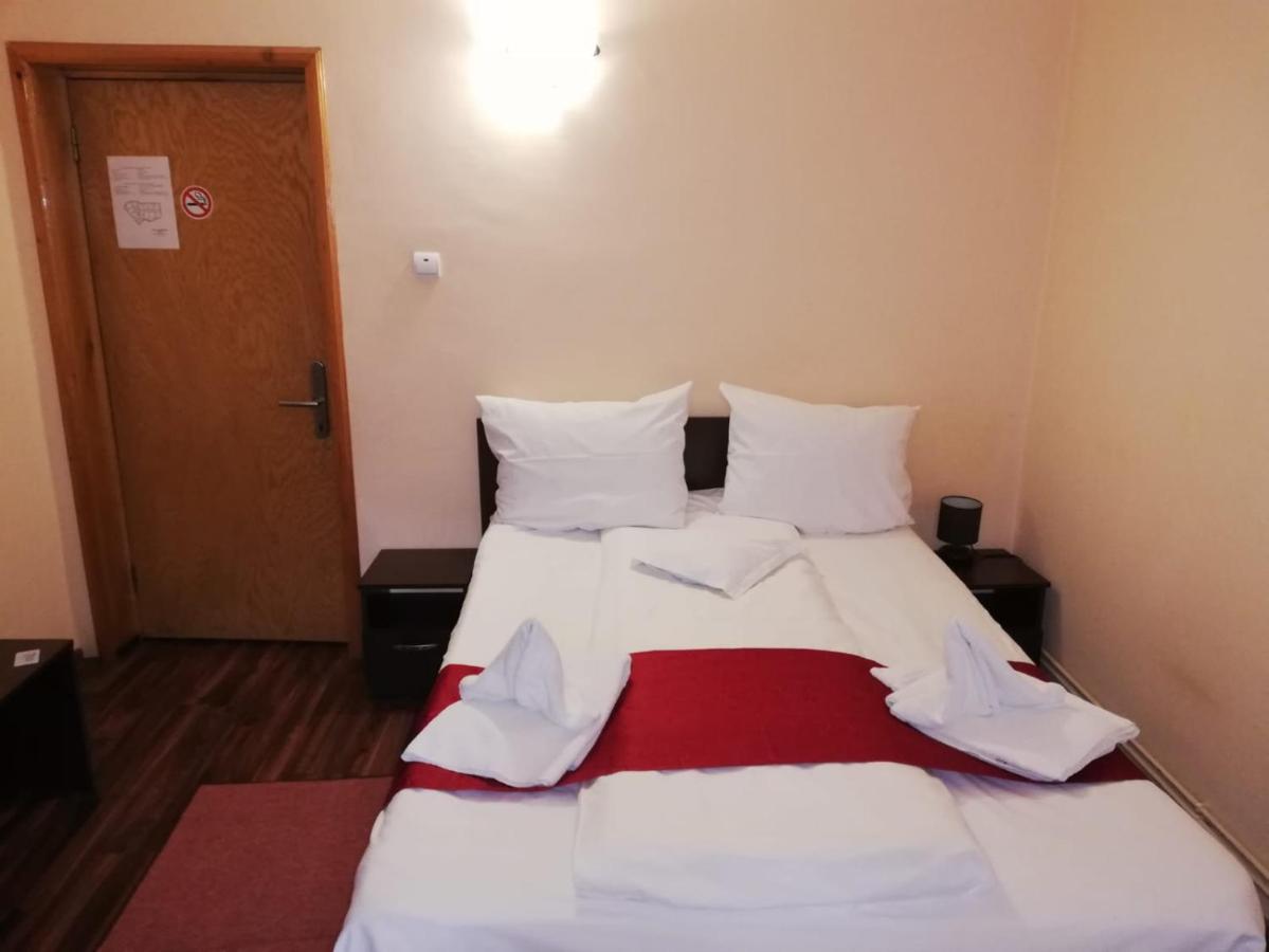 Casa Domneasca Hotel Targoviste Eksteriør billede